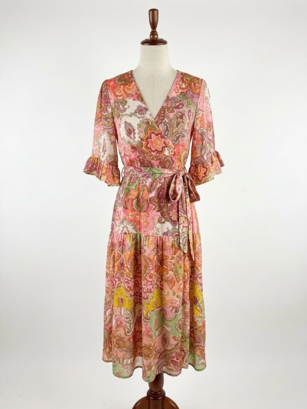 Figueroa & Flower Paisley Bell Sleeve Tiered Boho Maxi Dress‎ V Neck Size Small